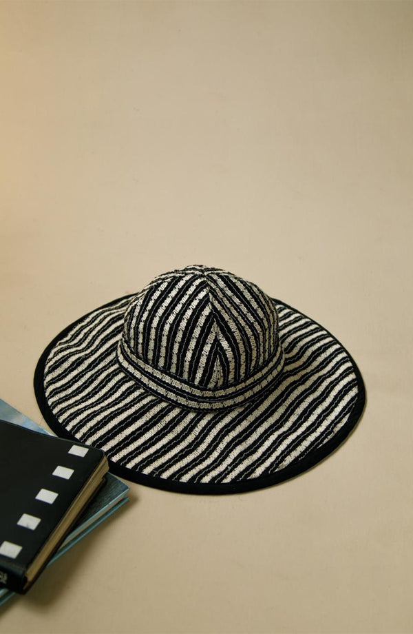 Black whisper Hat